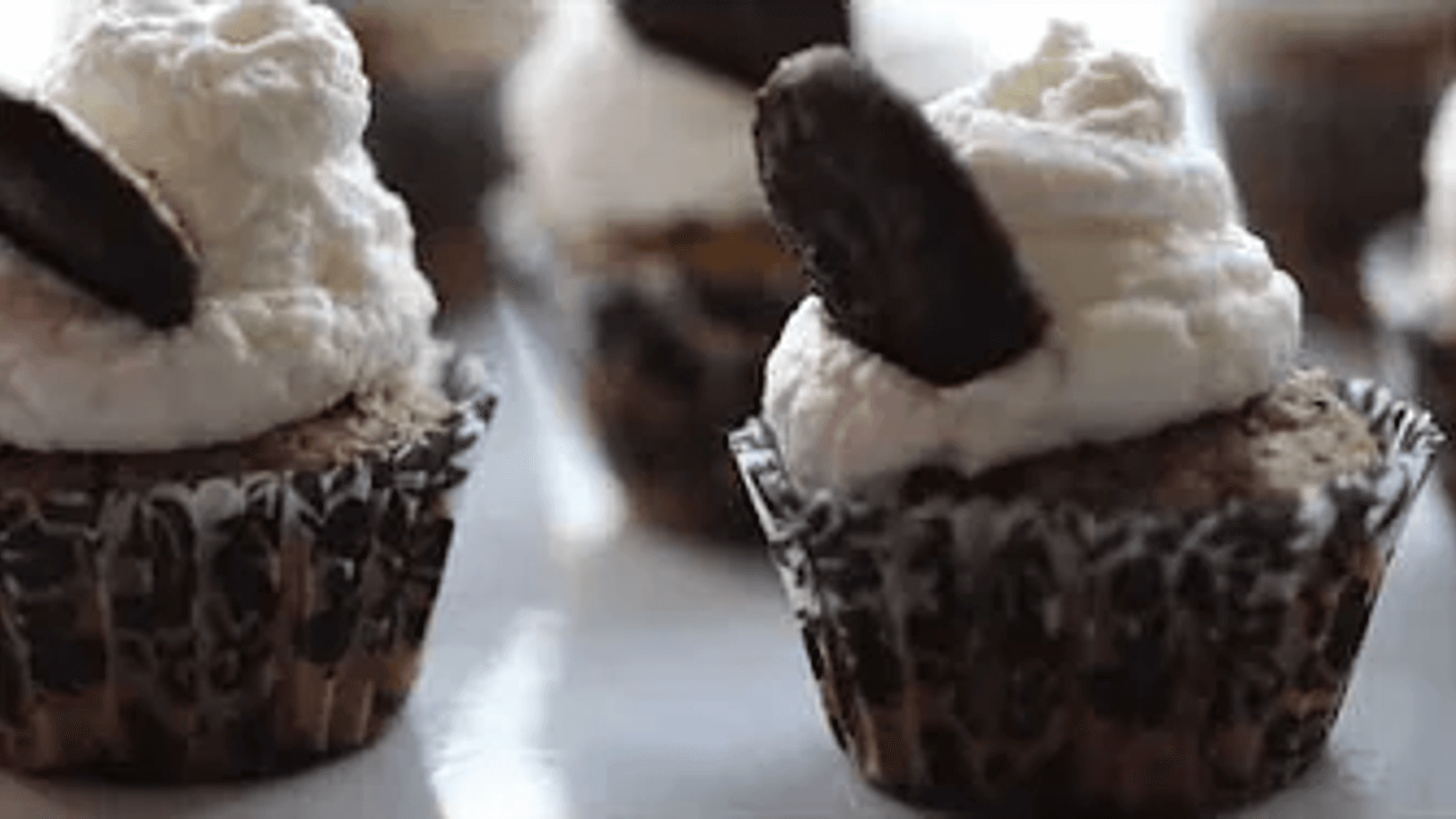 How To Make Mini Oreo Cupcakes | Simply Bakings thumbnail