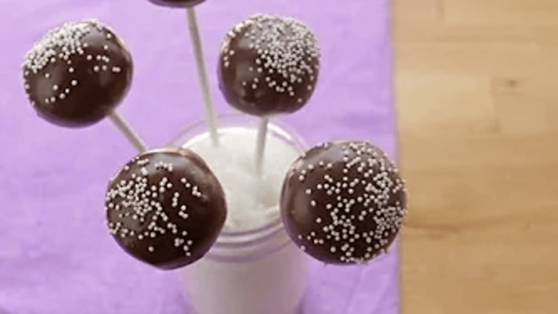 How To Make Chocolate Cake Pops | Simply Bakings thumbnail