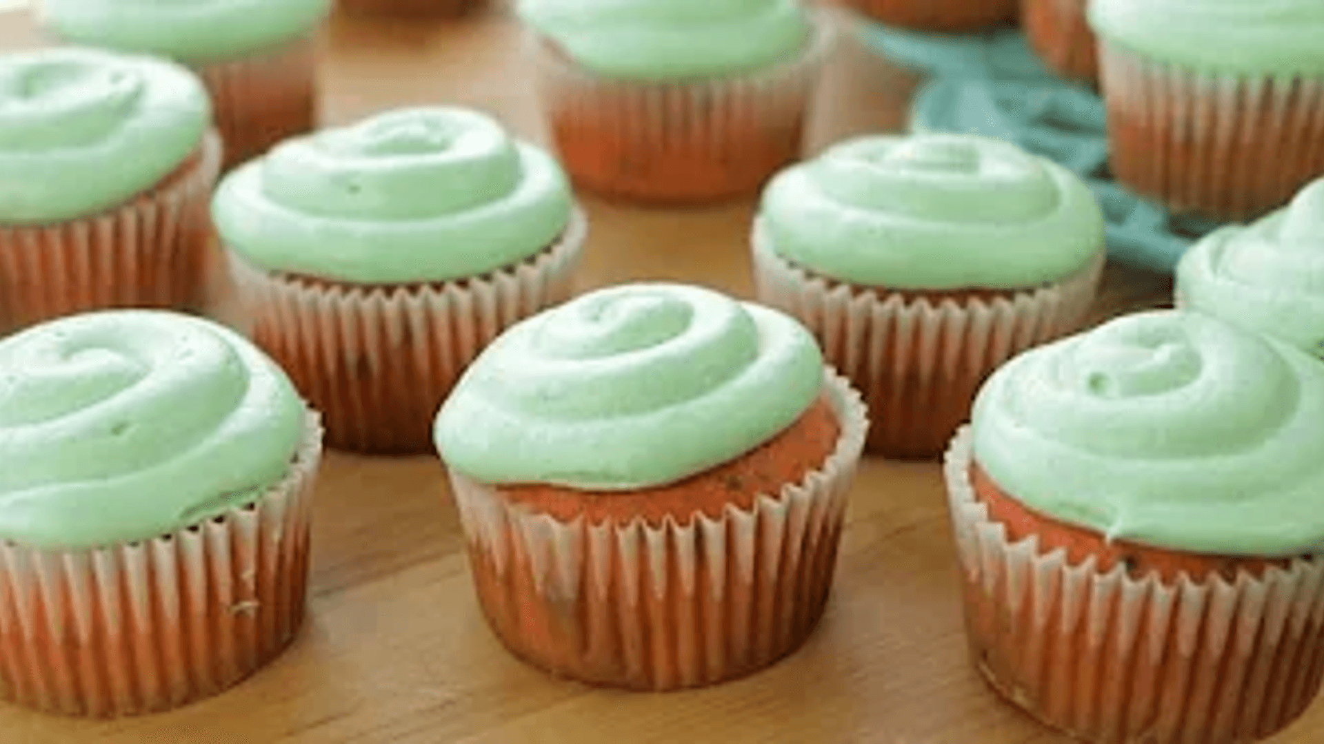 How To Make Watermelon Cupcakes thumbnail