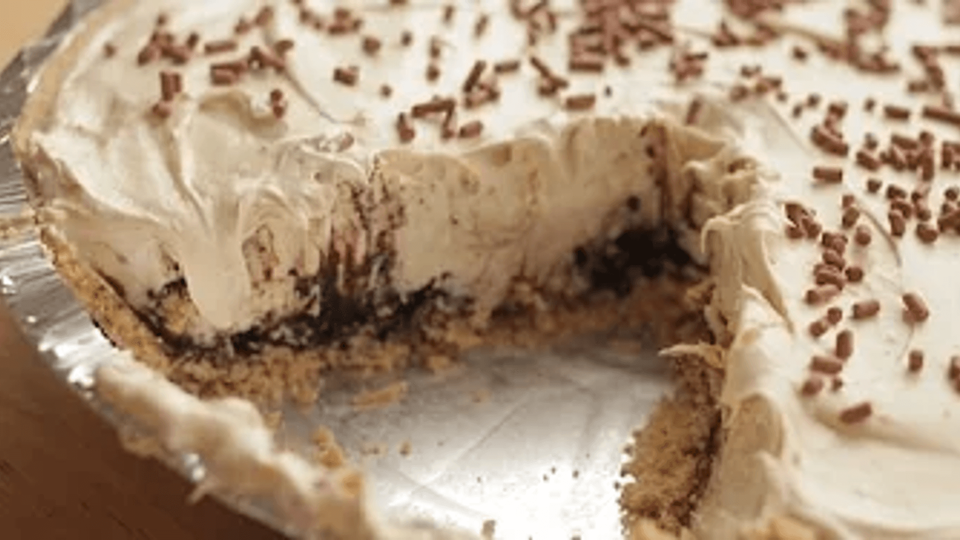 Peanut Butter Oreo Pie | No Baking Required | Simply Bakings thumbnail