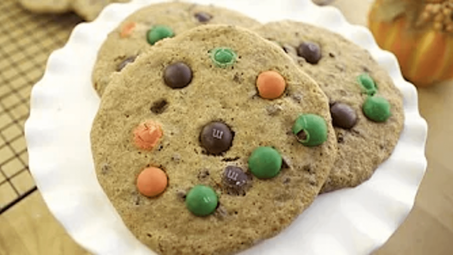 Crispy & Thin Chocolate Chip Cookies | Simply Bakings thumbnail