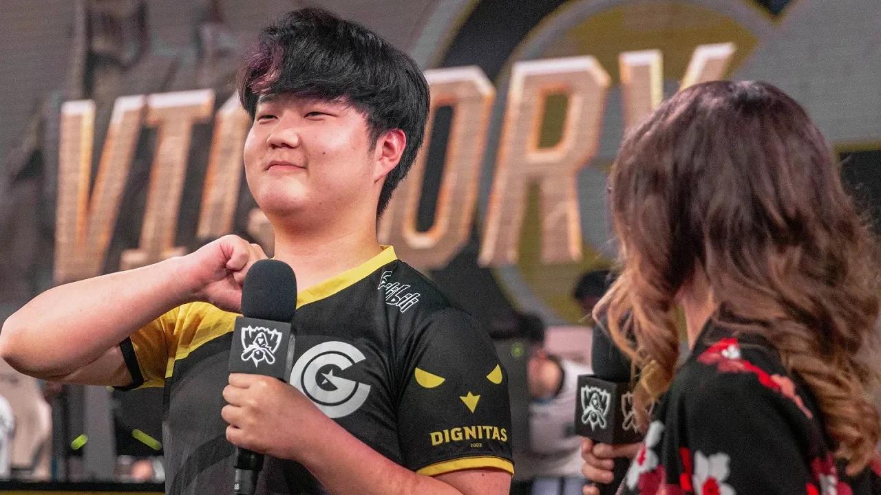 CLUTCH GAMING DOMINATES MAMMOTH | Dignitas @ Worlds 2019 thumbnail