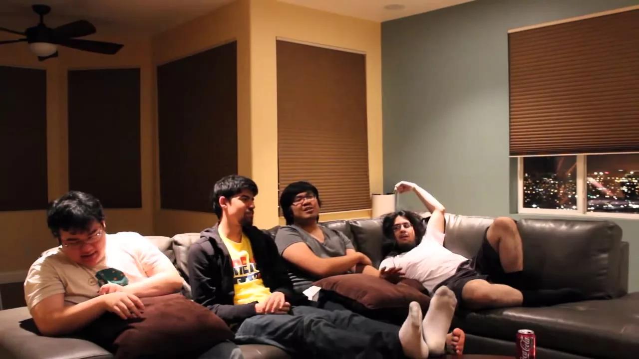 Chilling On The Couch With: Scarra, Crumbzz, KiWiKiD and qtpie thumbnail