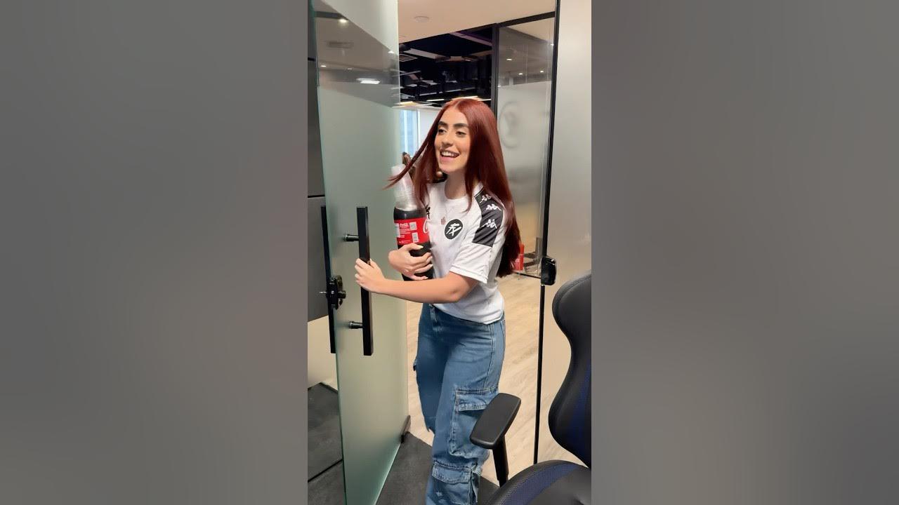 Literalmente uma coquinha 🤏 #fluxo  #humor thumbnail