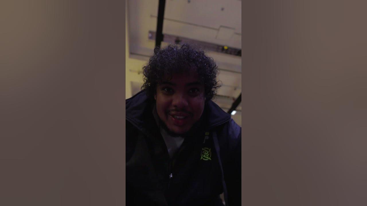 What it looks Like to be a Professional Apex Legends Player #ewc thumbnail