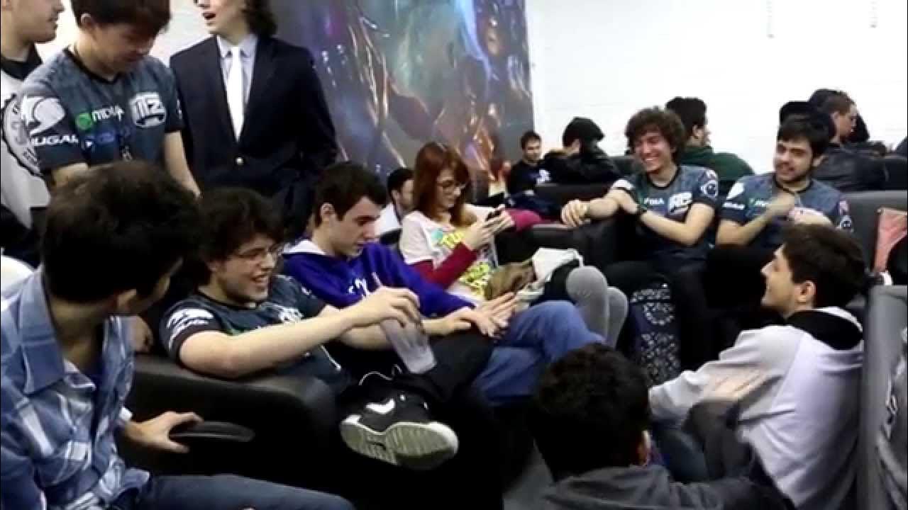 Bastidores e Melhores Momentos - Semana 7 - CBLoL 2015 - Etapa 2 thumbnail