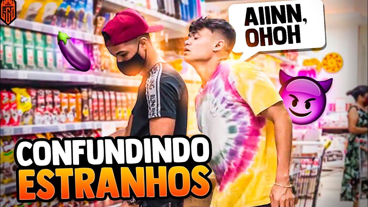PEGADINHA: CONFUNDINDO AS PESSOAS COM NAMORADO NA RUA - LOS GRANDES thumbnail