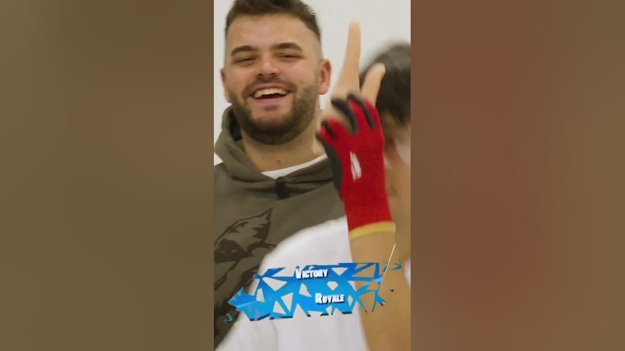 Hoy a @nilojeda le apetecía ser cirujano🔪 #clip #challenge #viral #streamer thumbnail