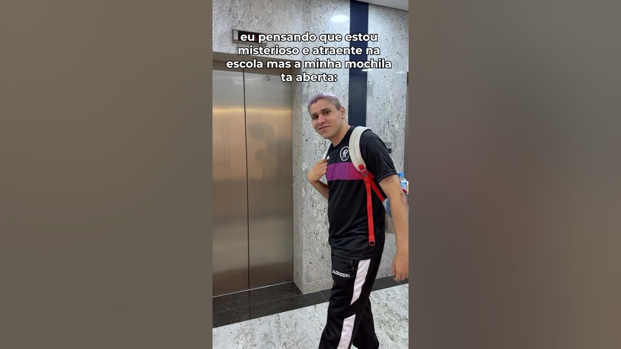 A mochila estourada é o charme 😎 #fluxo #humor #memes thumbnail