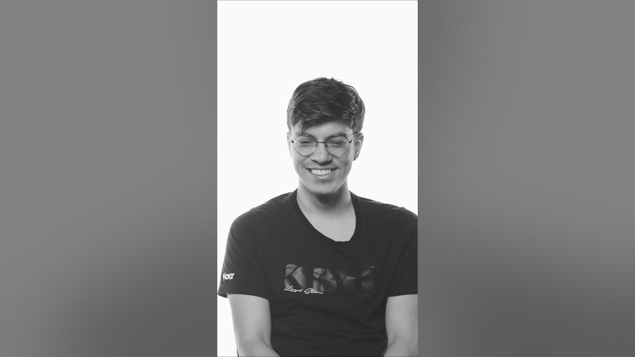 tira a camisa! o Disamis é o cara no Jogo Rápido da @Vivo e respondeu várias perguntas pessoais 👀 thumbnail