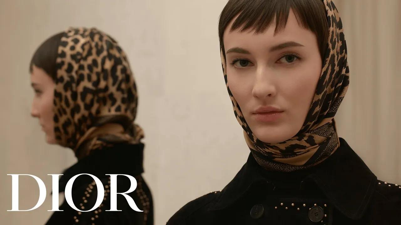 The Dior Cabine chronicles: A scarf for every attitude thumbnail