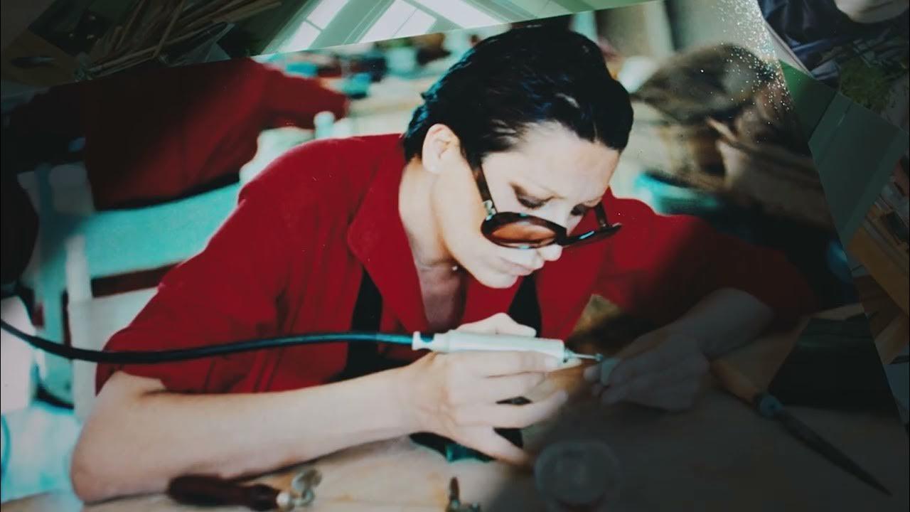 Discover the Bone cuff by Elsa Peretti® thumbnail