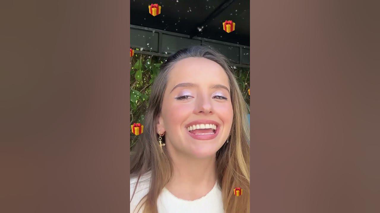 It's beginning to look a lot like Navidad con @camilo & @Evaluna-Montaner  🎅🎄 | Amazon Music thumbnail