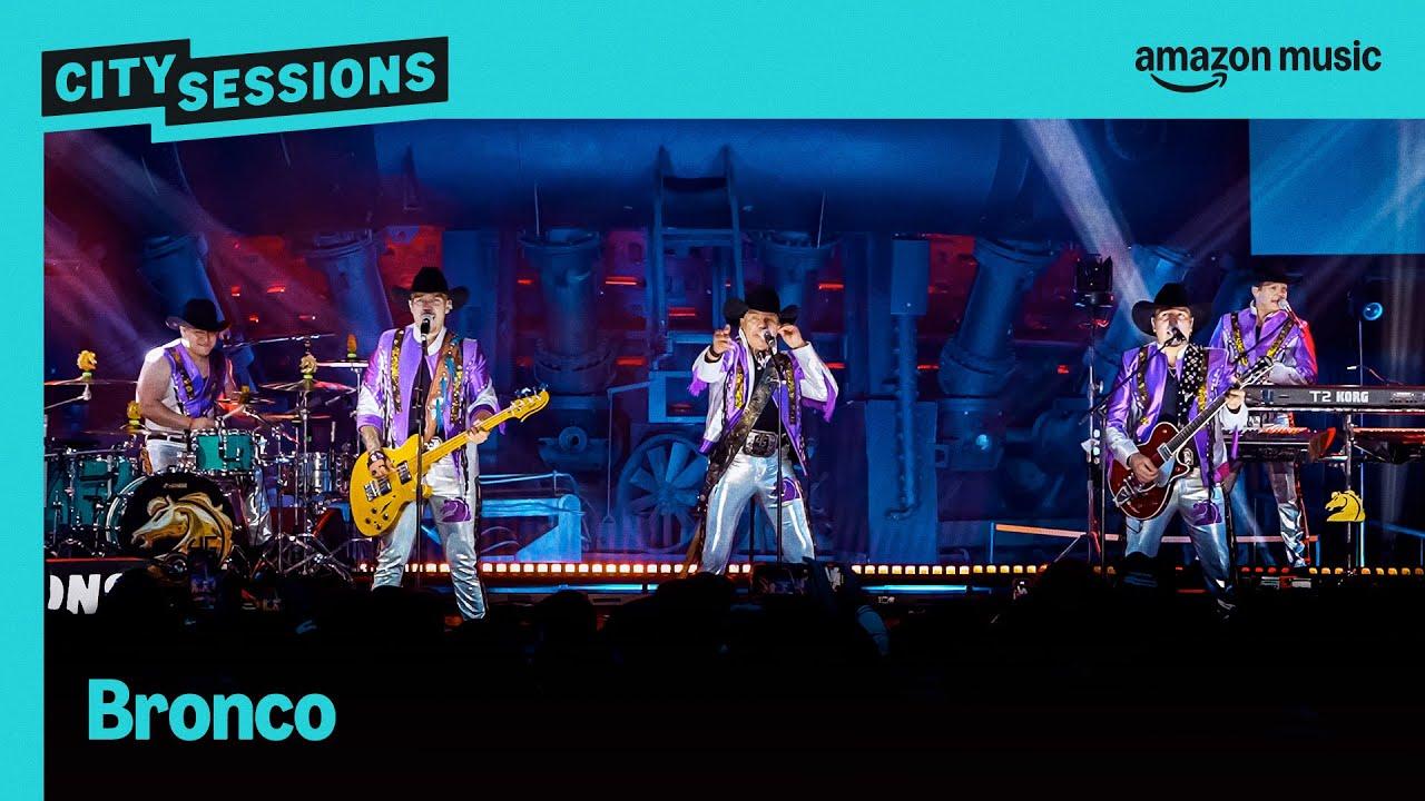 Bronco performs 'Que No Quede Huella' at City Sessions | Amazon Music thumbnail
