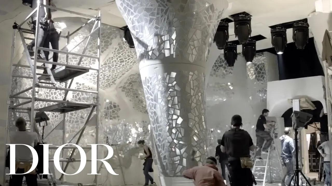 Spring-Summer 2018 Ready-to-Wear Show - Timelapse thumbnail