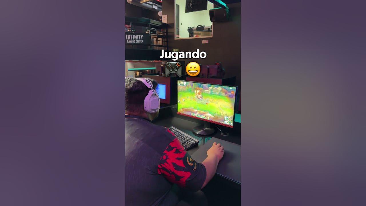 Jugar, estudiar, ahí está el dilema. 😩#PlayToWin #LogitechGCA thumbnail